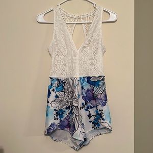 Lace and floral Romper